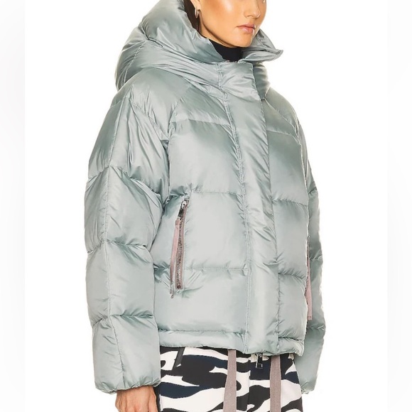 New-HOLDEN
Down Puffer Jacket - Picture 4 of 16